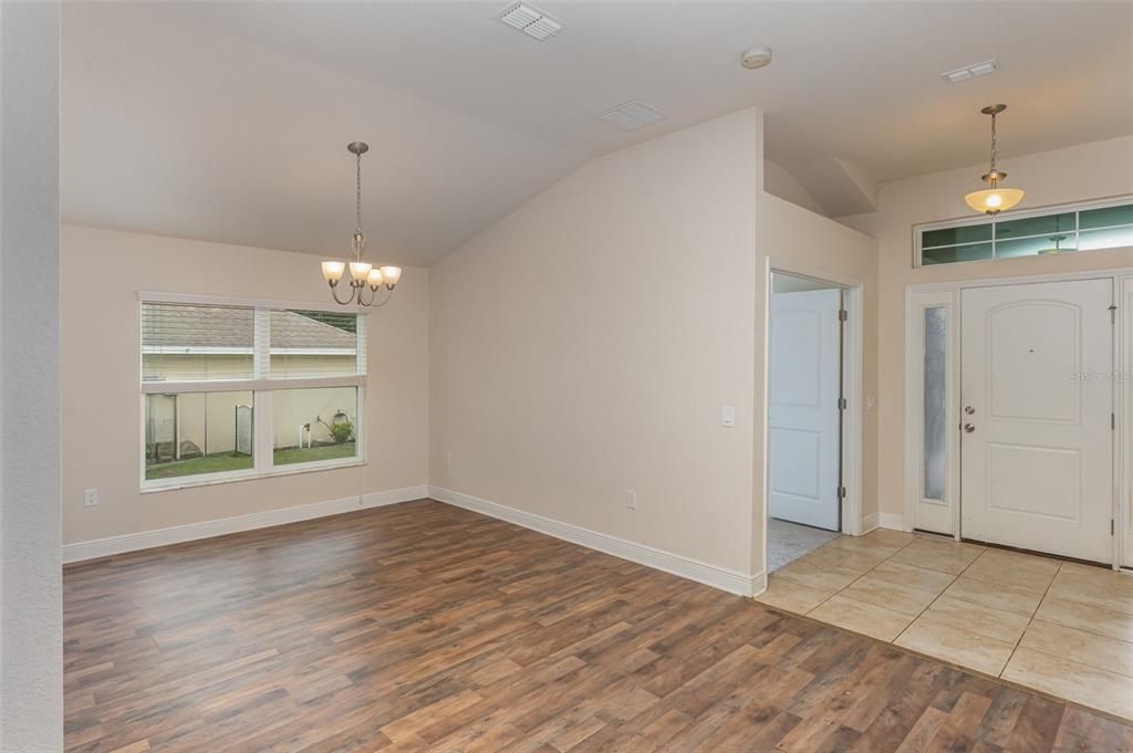 For Sale: $330,000 (3 beds, 2 baths, 1820 Square Feet)