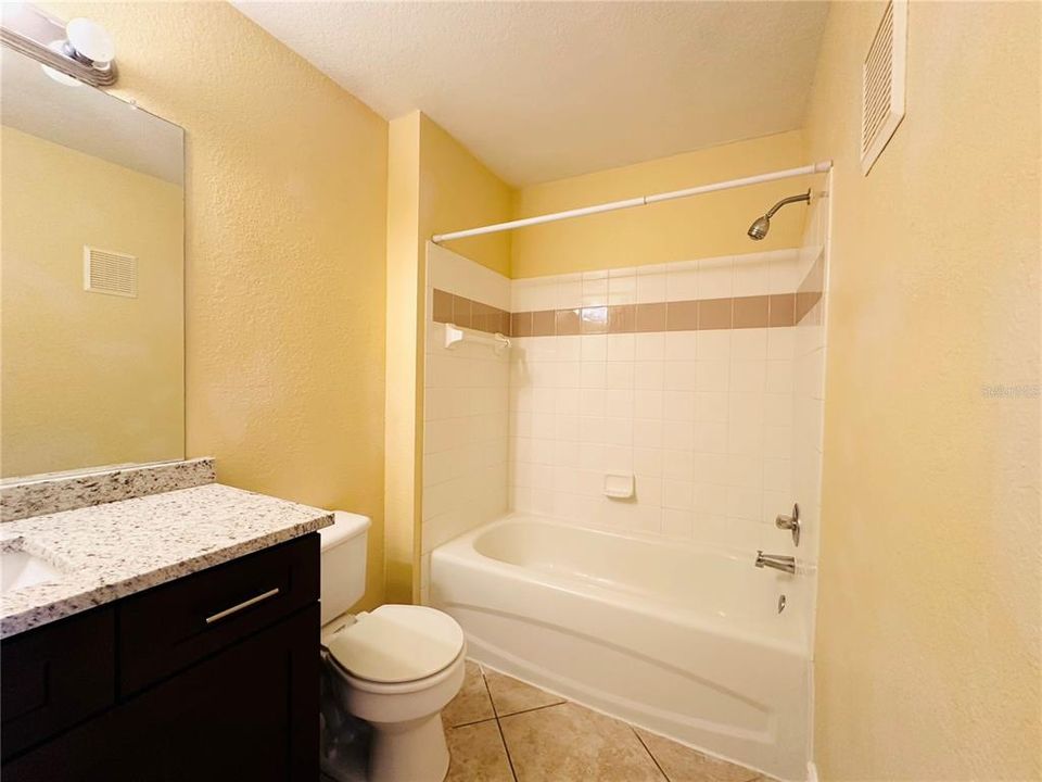 For Rent: $1,550 (2 beds, 2 baths, 947 Square Feet)