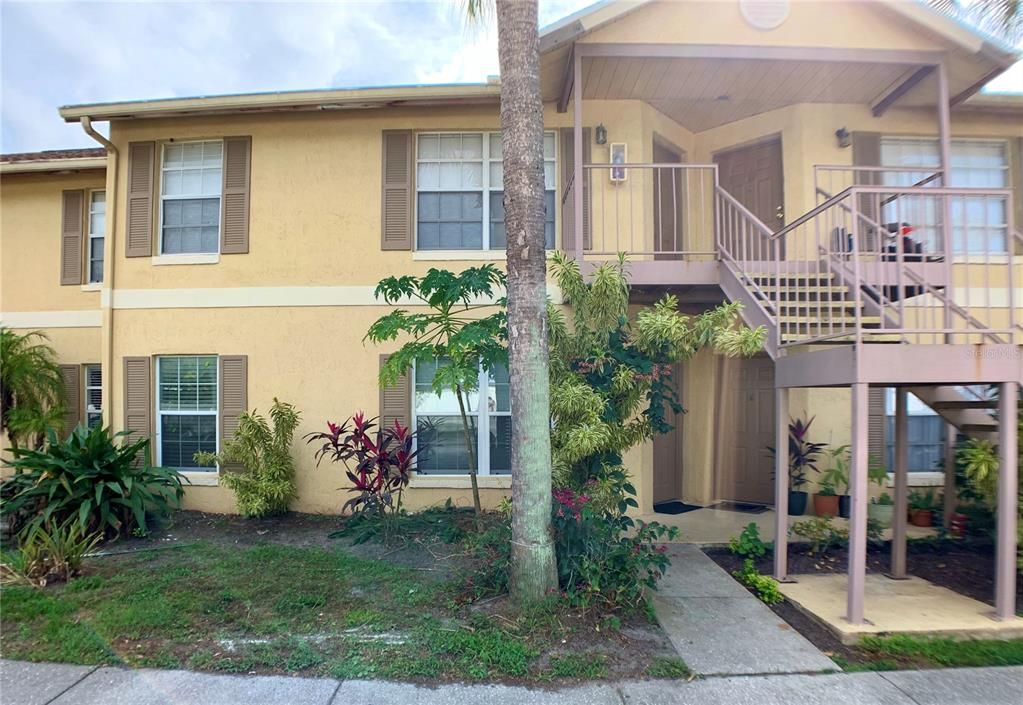 For Rent: $1,449 (2 beds, 2 baths, 840 Square Feet)