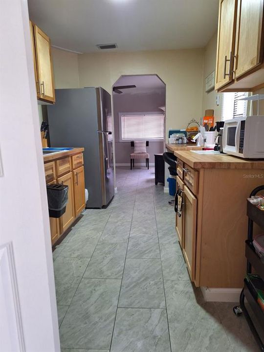 Recently Rented: $1,800 (2 beds, 1 baths, 960 Square Feet)