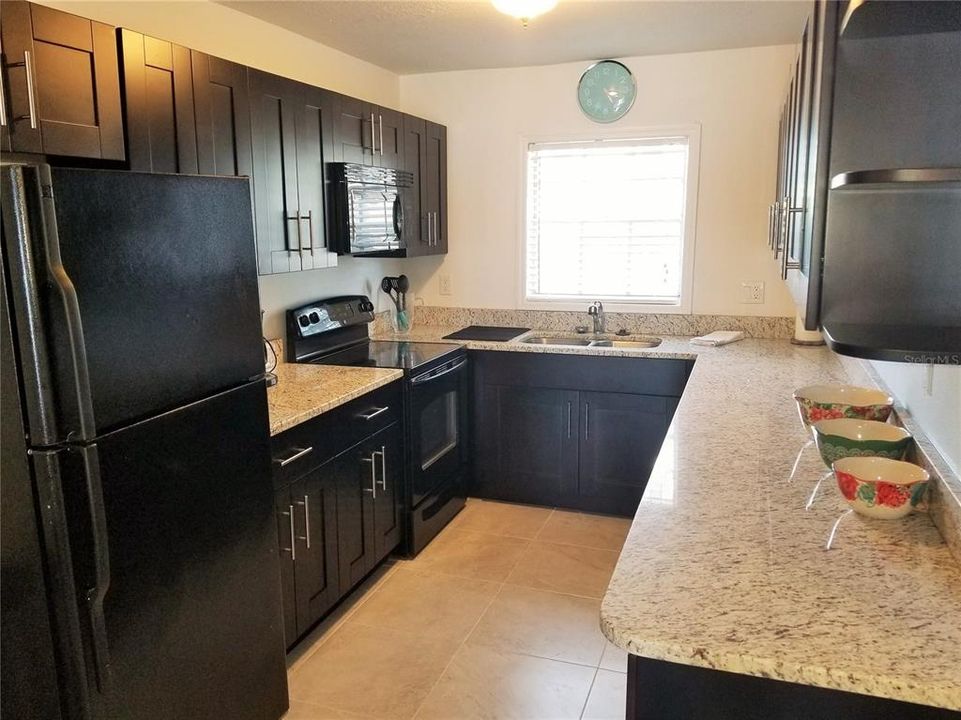 For Rent: $2,800 (2 beds, 2 baths, 1176 Square Feet)