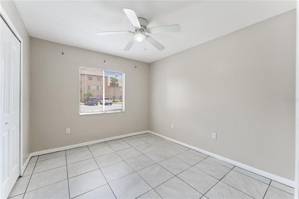 Active With Contract: $149,990 (2 beds, 2 baths, 934 Square Feet)