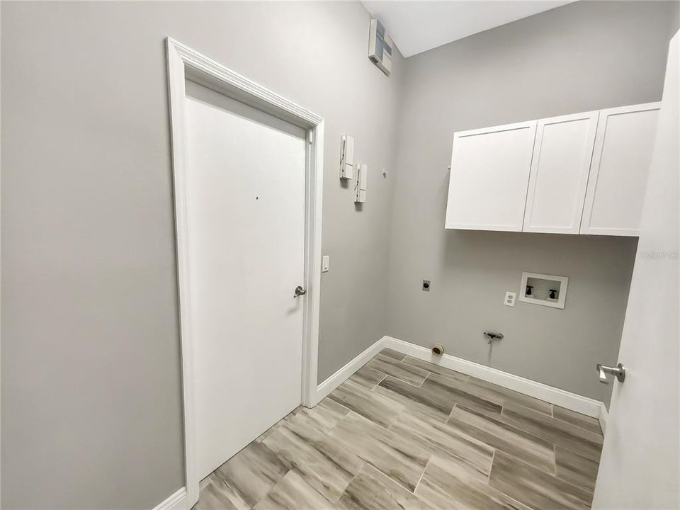 For Sale: $395,000 (3 beds, 2 baths, 1972 Square Feet)