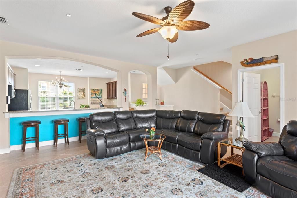 For Sale: $569,900 (3 beds, 2 baths, 2089 Square Feet)