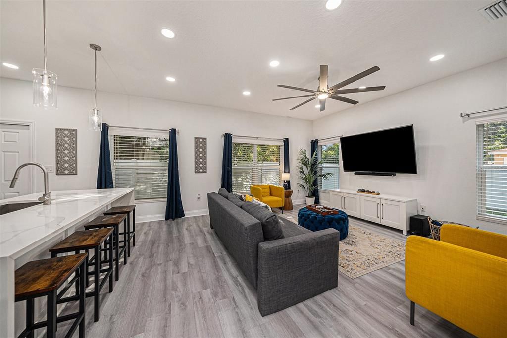 Active With Contract: $518,900 (4 beds, 3 baths, 1794 Square Feet)