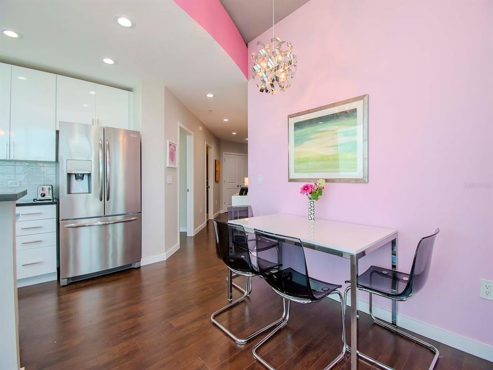 For Sale: $849,000 (2 beds, 2 baths, 1157 Square Feet)