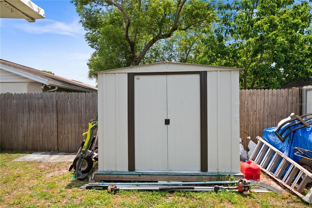 Active With Contract: $325,000 (2 beds, 2 baths, 1085 Square Feet)