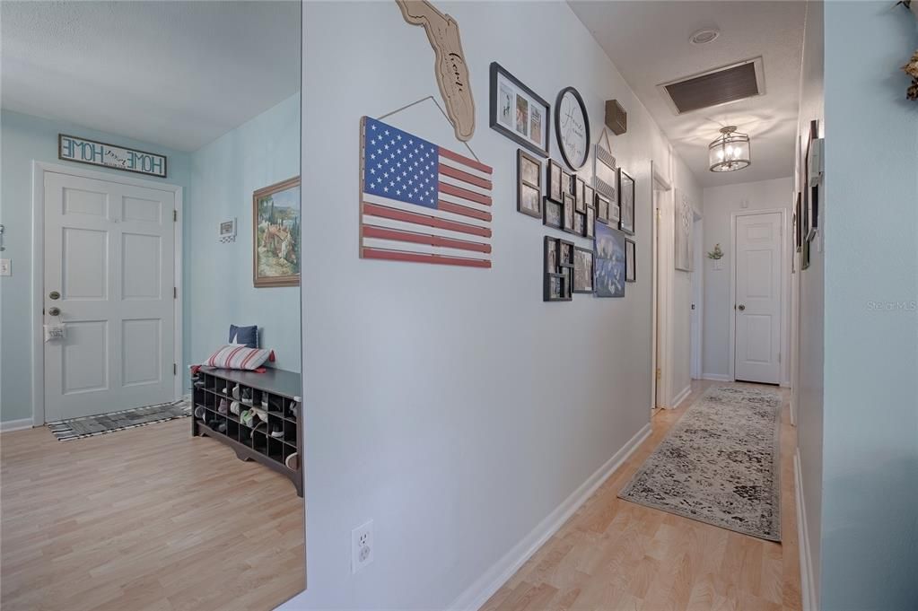 For Sale: $285,000 (3 beds, 2 baths, 1275 Square Feet)