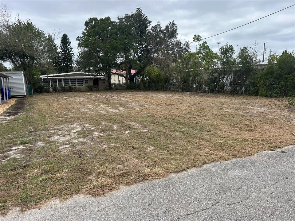 待售: $34,900 (0.10 acres)