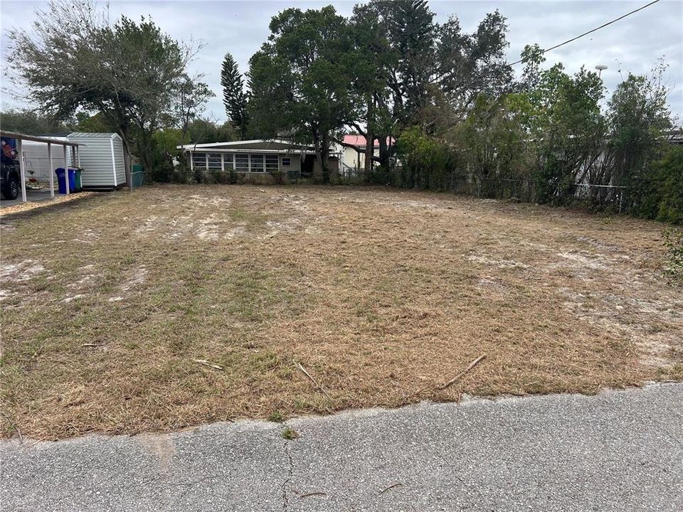 待售: $34,900 (0.10 acres)