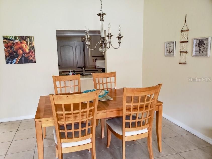 For Sale: $363,000 (2 beds, 2 baths, 1353 Square Feet)