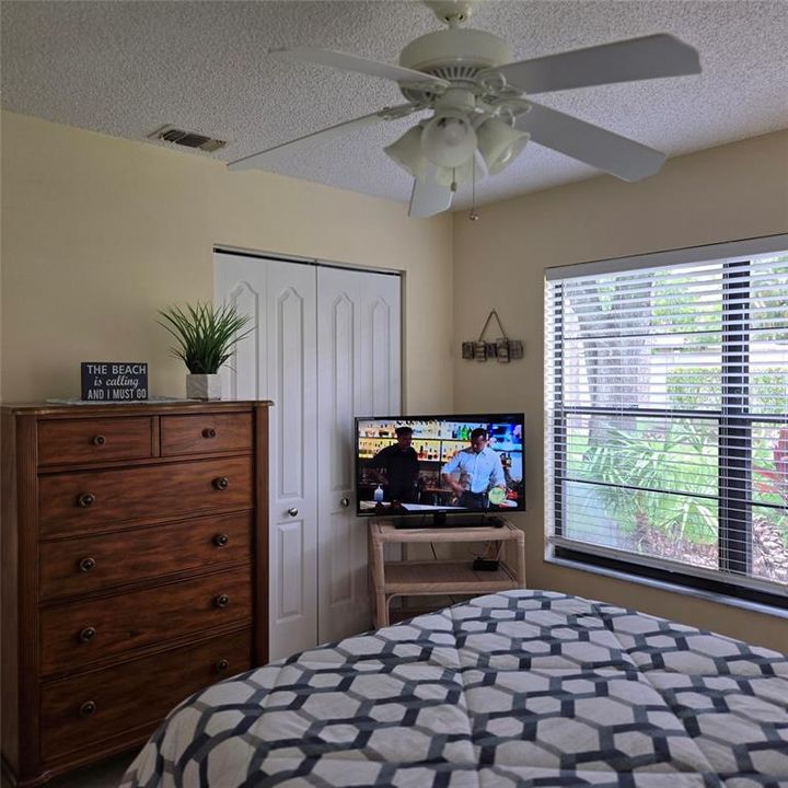 For Sale: $363,000 (2 beds, 2 baths, 1353 Square Feet)