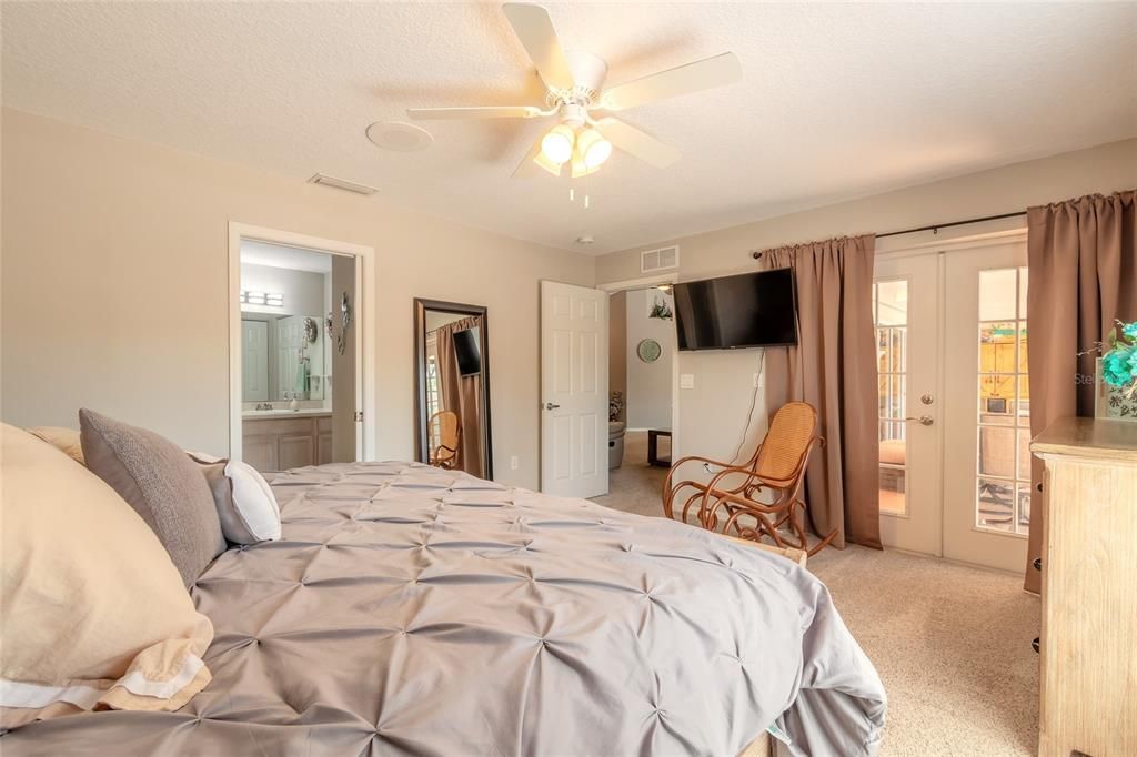 Active With Contract: $440,000 (3 beds, 2 baths, 1703 Square Feet)