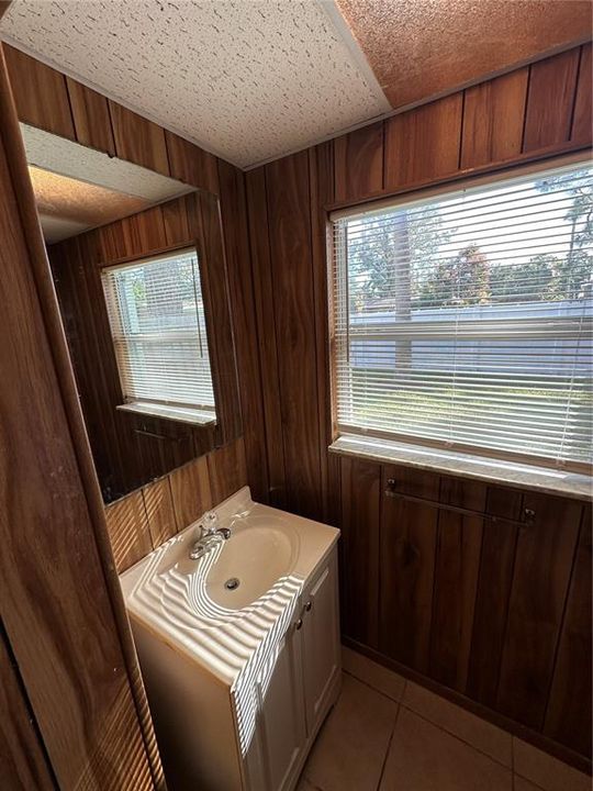 Недавно арендовано: $1,100 (1 спален, 1 ванн, 600 Квадратных фут)