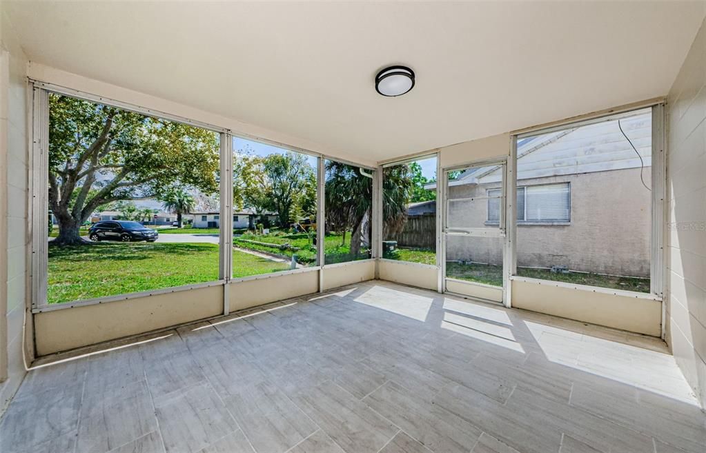 For Sale: $249,900 (2 beds, 2 baths, 1200 Square Feet)