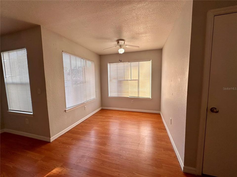 For Rent: $1,400 (1 beds, 1 baths, 762 Square Feet)