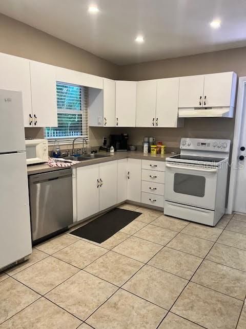 Downstairs 2/2 Kitchen