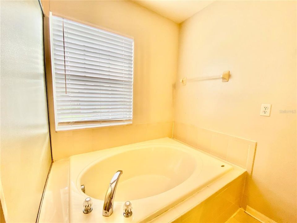 Недавно арендовано: $2,400 (4 спален, 2 ванн, 2495 Квадратных фут)