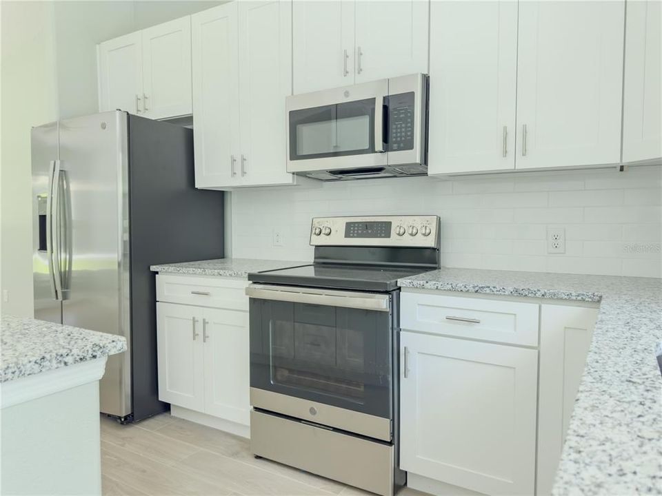 For Sale: $258,800 (3 beds, 2 baths, 1218 Square Feet)