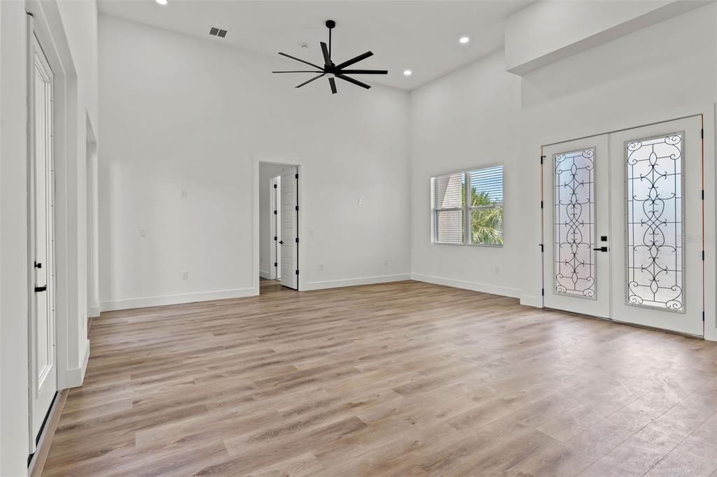 Active With Contract: $3,500 (3 beds, 2 baths, 1850 Square Feet)