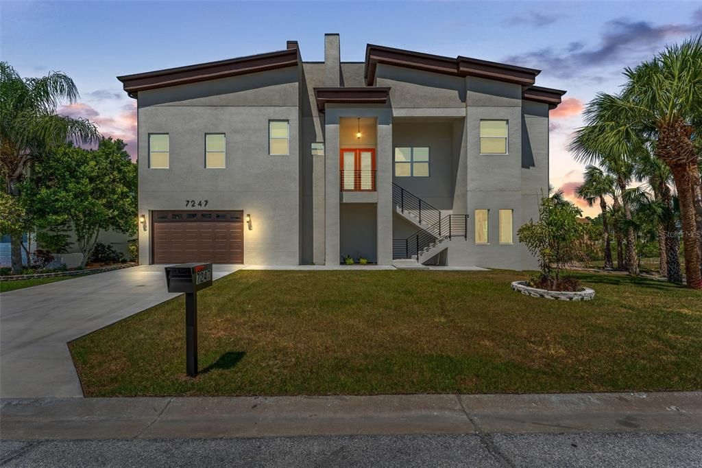 Active With Contract: $3,500 (3 beds, 2 baths, 1850 Square Feet)