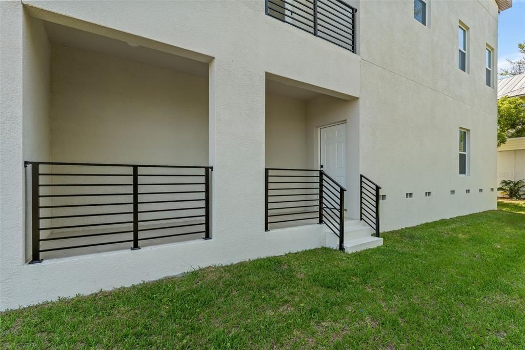 Active With Contract: $3,500 (3 beds, 2 baths, 1850 Square Feet)