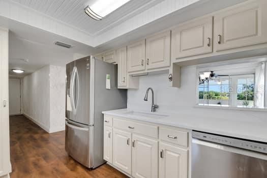 For Sale: $185,000 (2 beds, 2 baths, 1223 Square Feet)