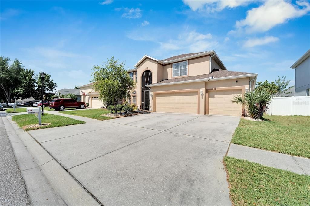 Recently Sold: $485,000 (5 beds, 3 baths, 2496 Square Feet)