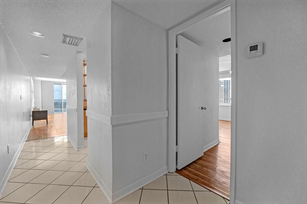 For Sale: $334,000 (2 beds, 2 baths, 1150 Square Feet)