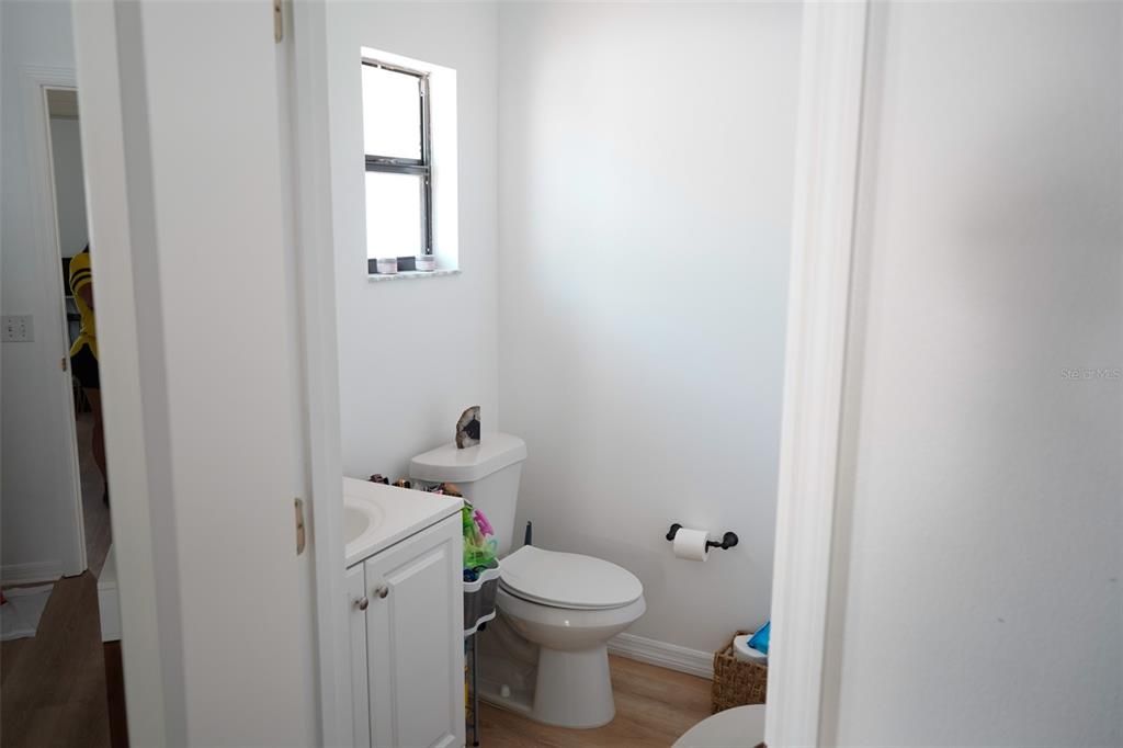 For Sale: $325,000 (3 beds, 1 baths, 1092 Square Feet)