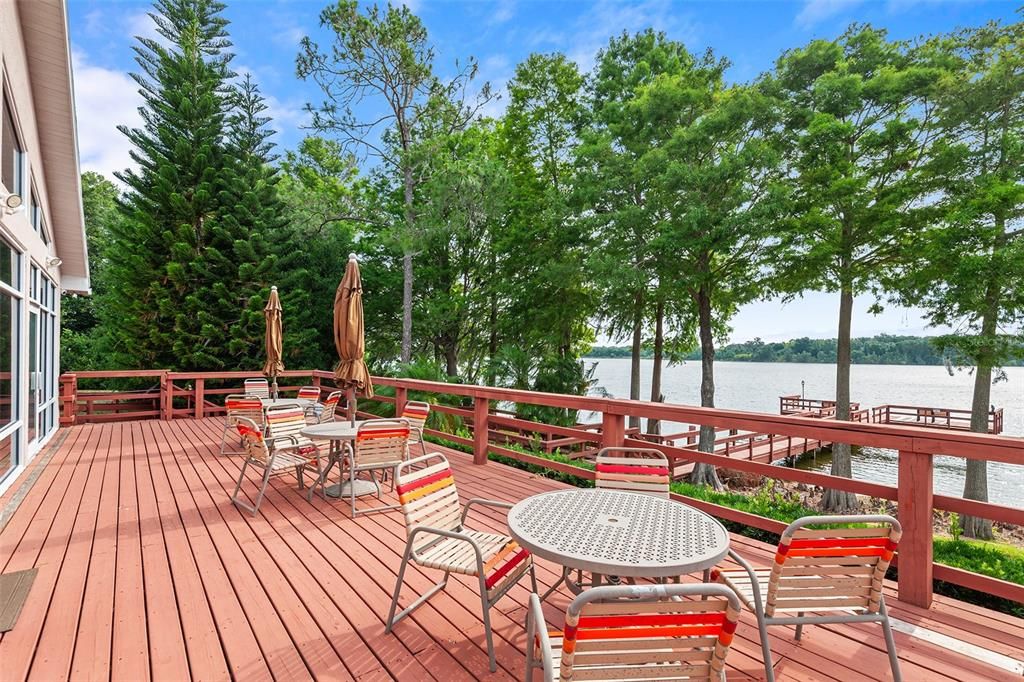 COMMUNITY DECK AREA OVERLOOKING THE DOCK & LAKE NED