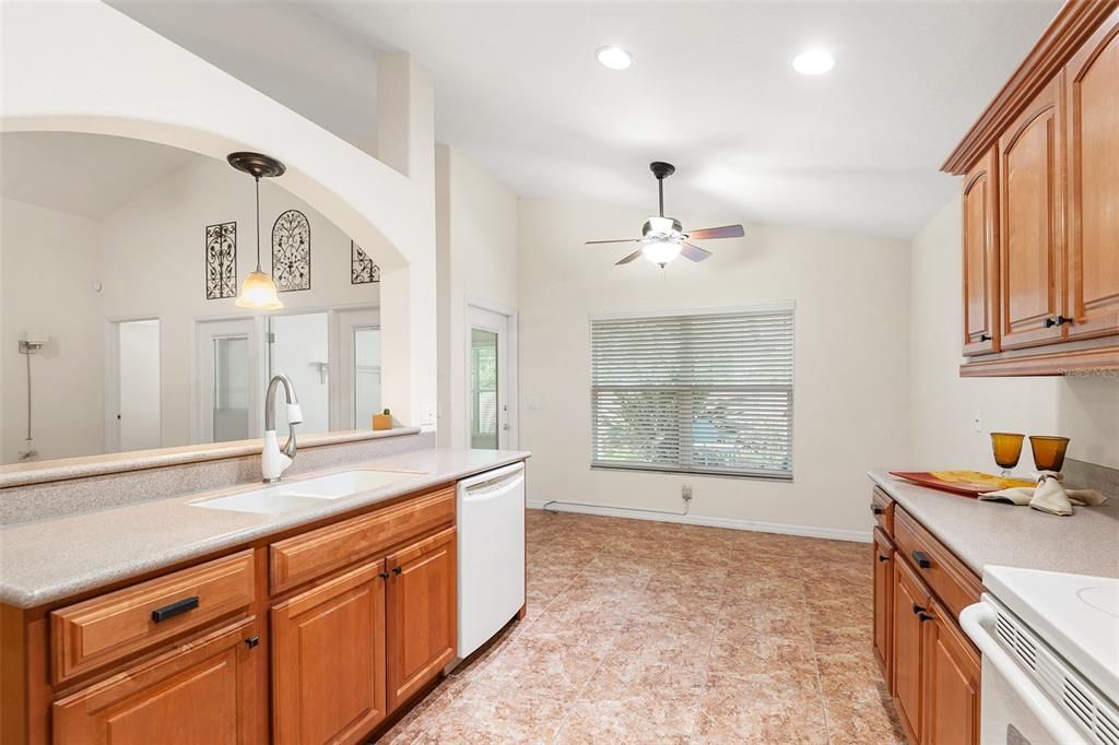 KITCHEN & DINETTE AREA