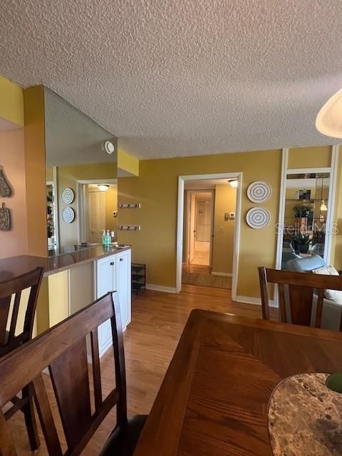 For Rent: $2,050 (2 beds, 2 baths, 1050 Square Feet)