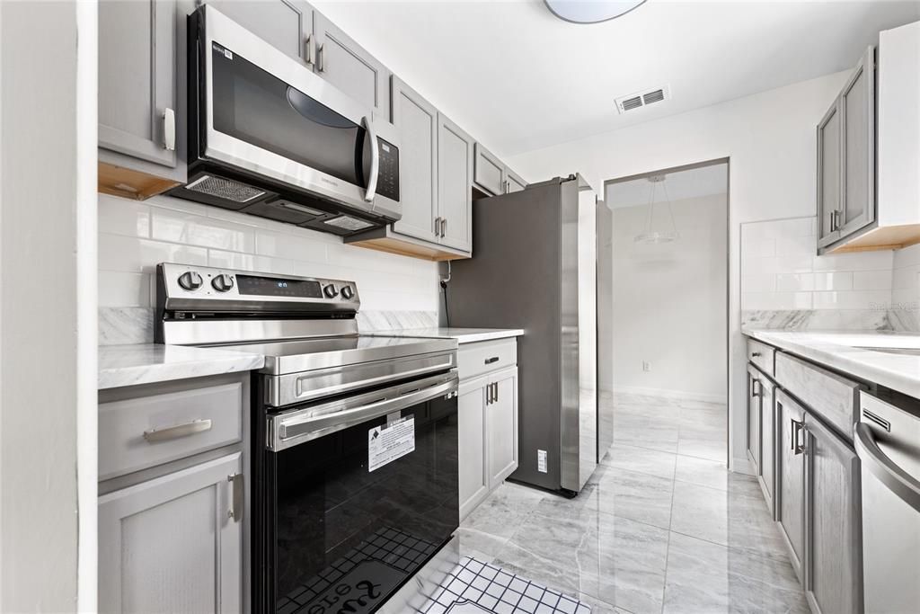 For Sale: $398,990 (3 beds, 1 baths, 1160 Square Feet)