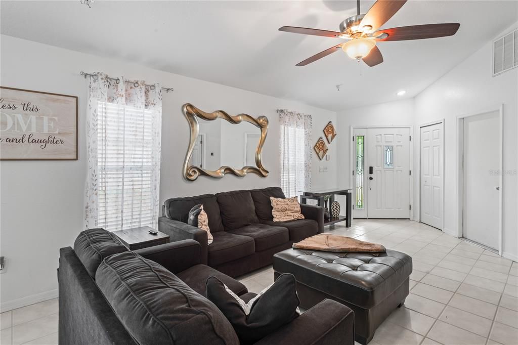 Active With Contract: $365,000 (3 beds, 2 baths, 1236 Square Feet)