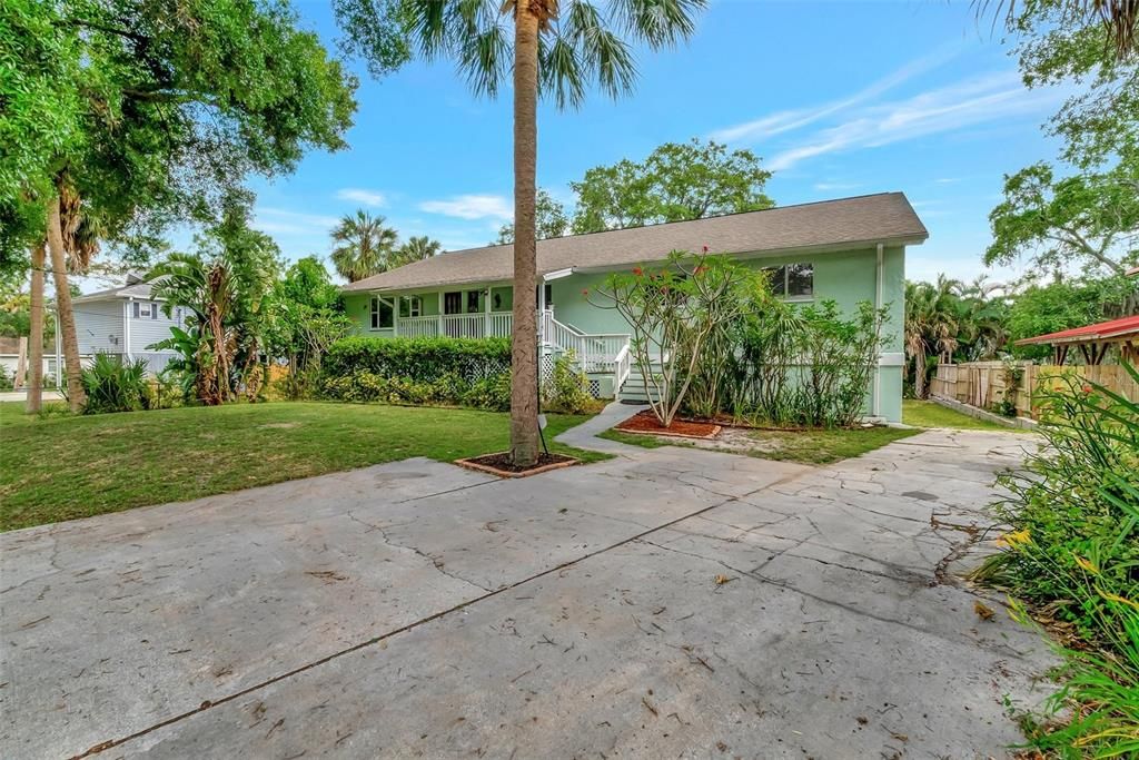 For Sale: $505,000 (4 beds, 2 baths, 2420 Square Feet)
