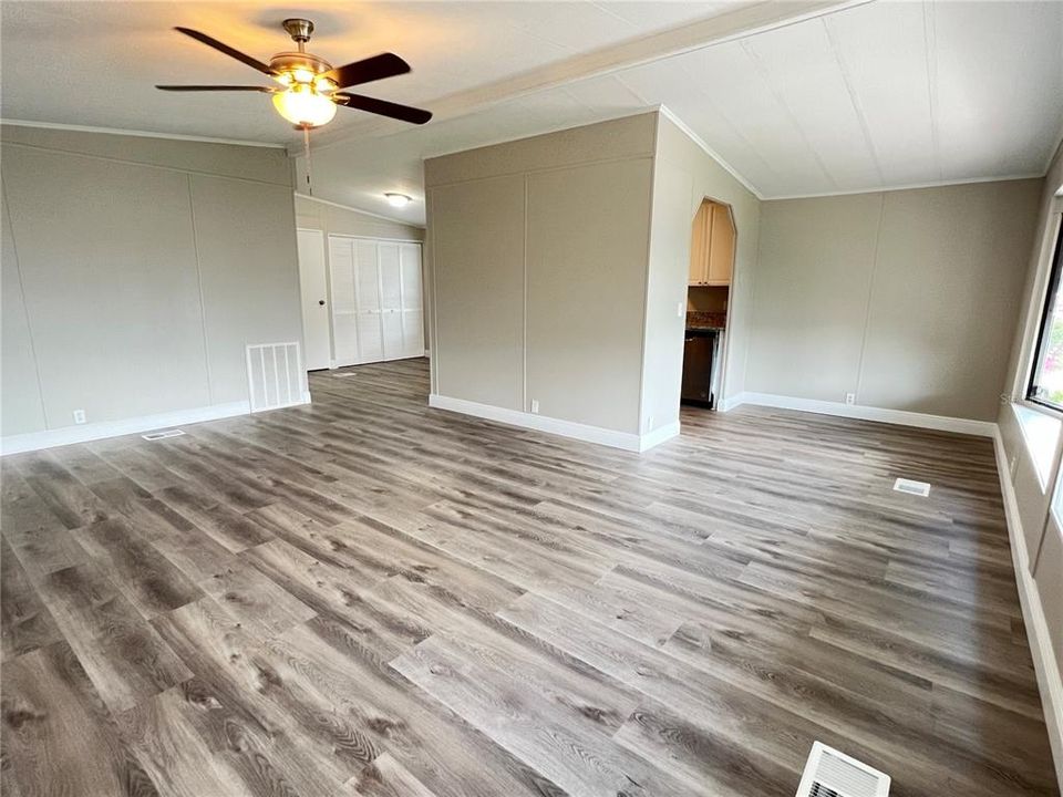 For Sale: $190,000 (2 beds, 2 baths, 1152 Square Feet)