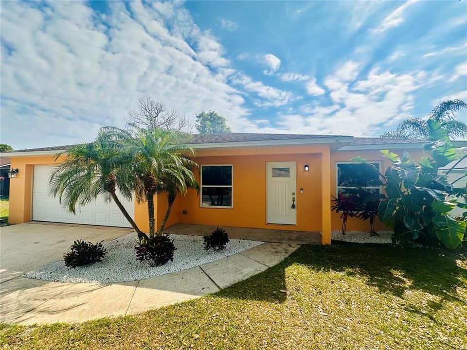 For Sale: $345,500 (3 beds, 2 baths, 1260 Square Feet)