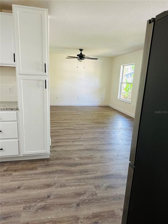 For Sale: $345,500 (3 beds, 2 baths, 1260 Square Feet)