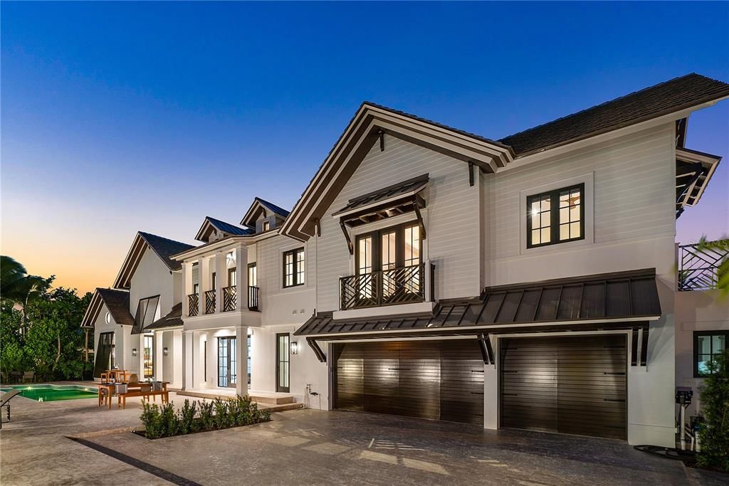 Enjoy the luxury of an 3-car A/C garage