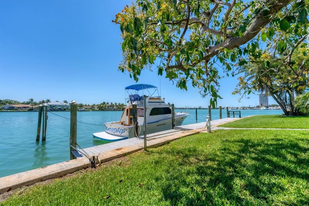 For Sale: $6,900,000 (3 beds, 3 baths, 3706 Square Feet)