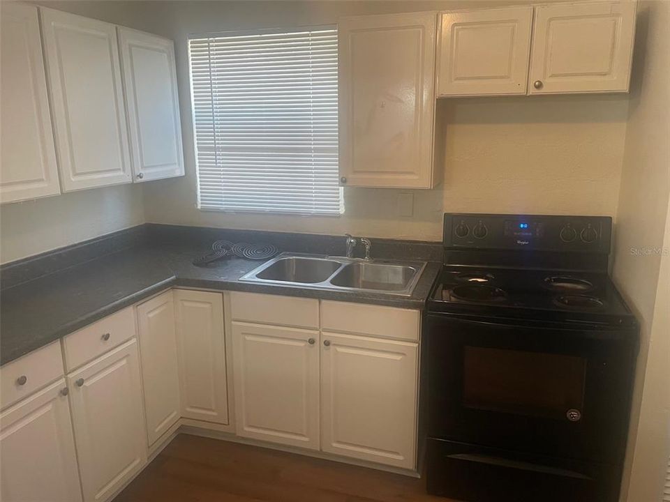 For Rent: $1,895 (2 beds, 1 baths, 780 Square Feet)