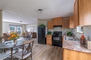 For Sale: $205,000 (3 beds, 2 baths, 936 Square Feet)