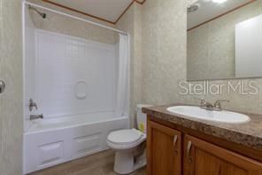 For Sale: $205,000 (3 beds, 2 baths, 936 Square Feet)