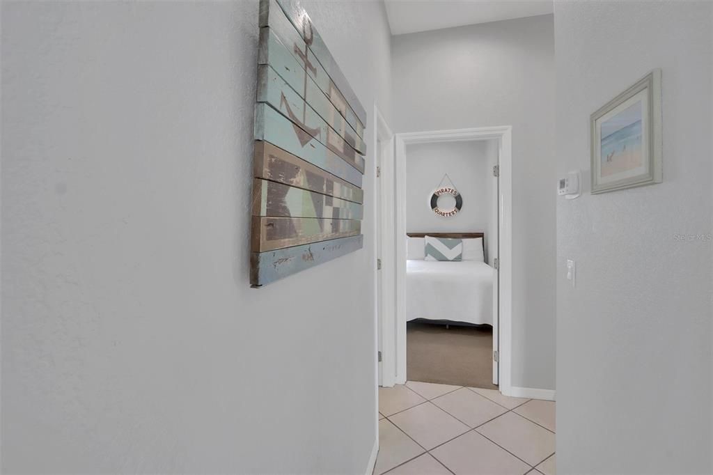 For Sale: $595,000 (2 beds, 2 baths, 980 Square Feet)