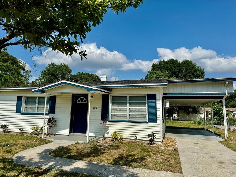 For Sale: $229,900 (2 beds, 1 baths, 825 Square Feet)