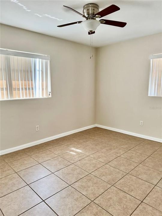For Sale: $229,900 (2 beds, 1 baths, 825 Square Feet)