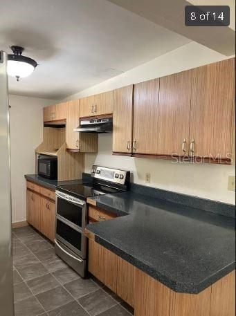 For Rent: $1,800 (3 beds, 1 baths, 942 Square Feet)