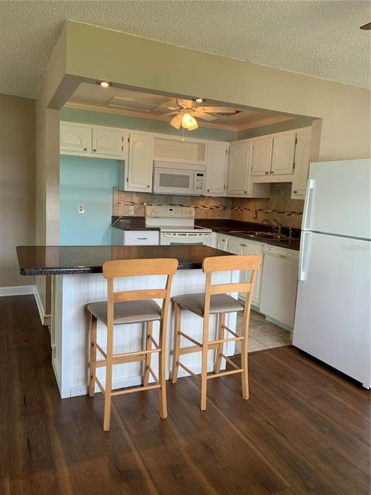 For Sale: $124,750 (1 beds, 1 baths, 779 Square Feet)