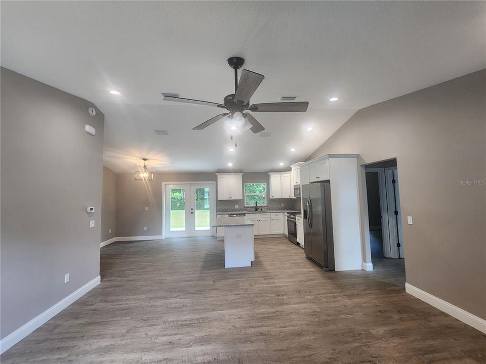 Active With Contract: $369,900 (3 beds, 2 baths, 1335 Square Feet)